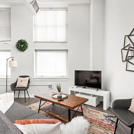 Modern Downtown Apartment 2Br 2Ba By Cozysuites Indianapolis Zewnętrze zdjęcie