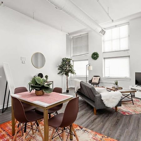 Modern Downtown Apartment 2Br 2Ba By Cozysuites Indianapolis Zewnętrze zdjęcie
